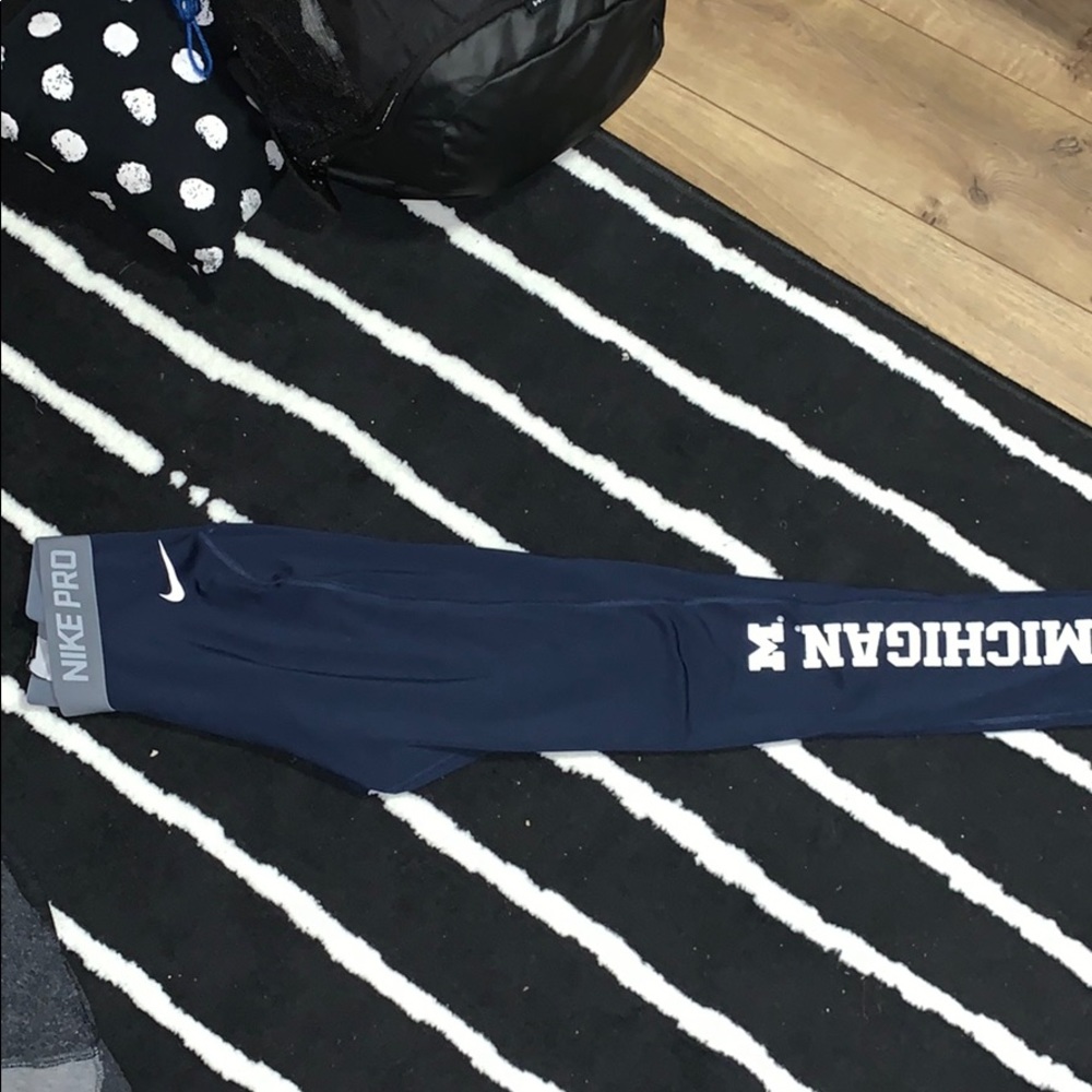 Nike pro university of Michigan pants